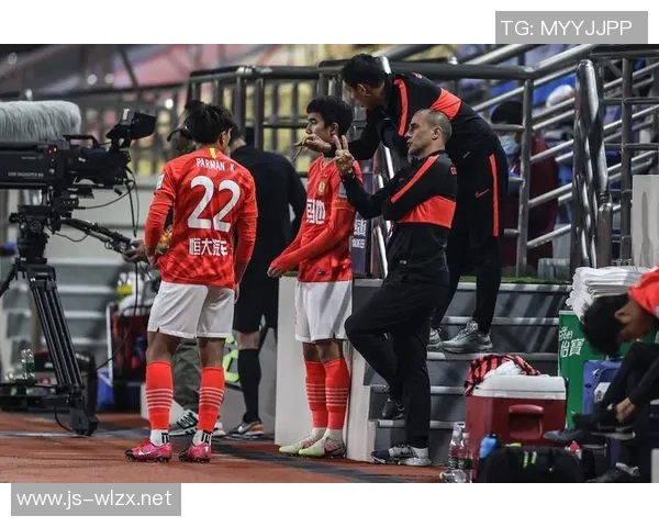 东方队与广州恒大激战正酣谁能在这场较量中笑到最后 东方队与广州恒大激战正酣谁能在这场较量中笑到最后