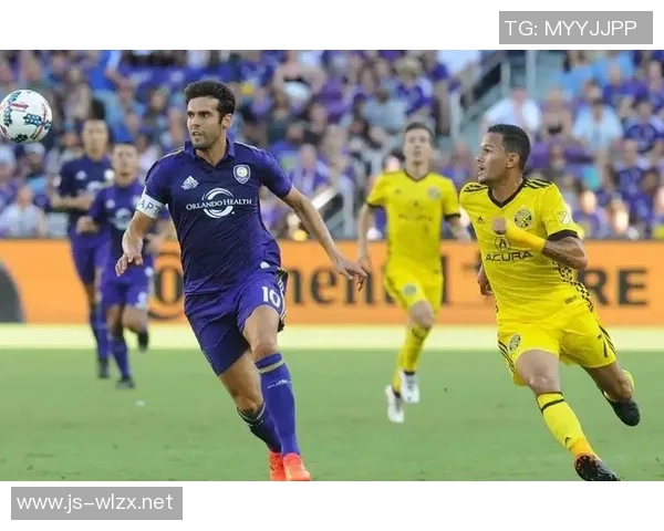 亚特兰大与哥伦布的激烈对决揭示了球队实力的较量与战术的博弈